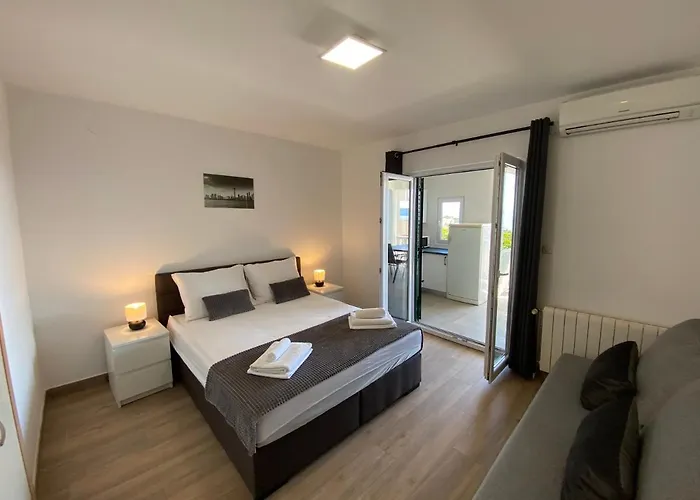 Maritom Apartments